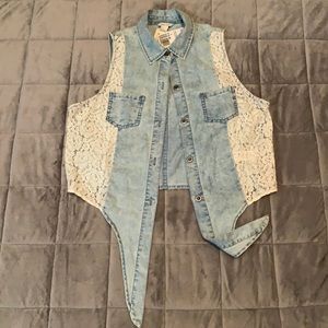 Forever 21 Crop Jean woven shirt with lace and tie. Brand new w tags. Size s